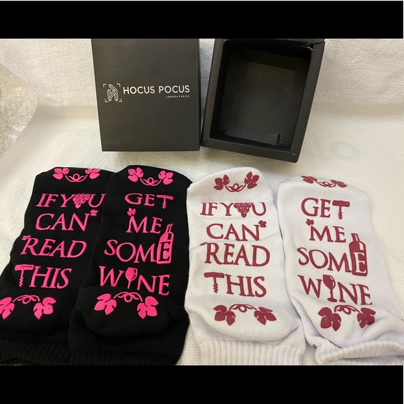 R- AS ❤️3/$30 If You Can Read This Bring Me Wine 2prSock - Picture 2 of 5